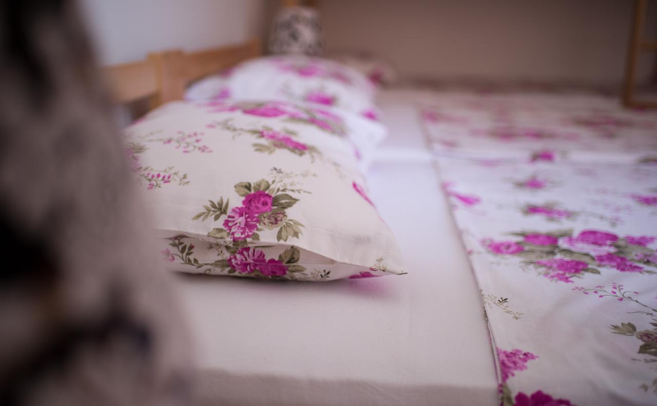 Hostel Larisa Banja Luka Buitenkant foto