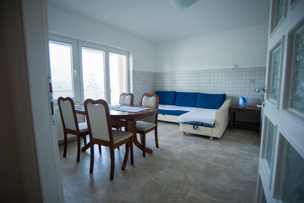 Hostel Larisa Banja Luka Buitenkant foto
