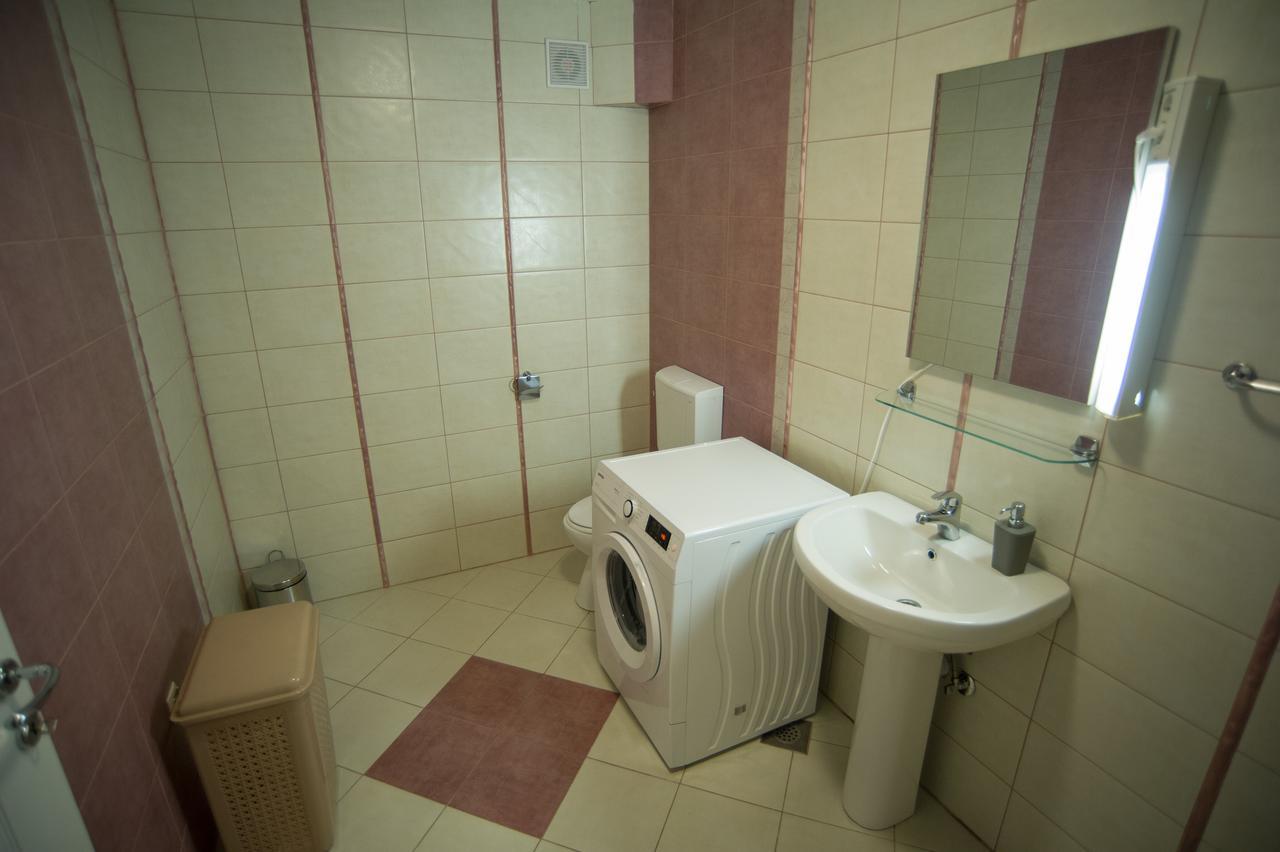 Hostel Larisa Banja Luka Buitenkant foto