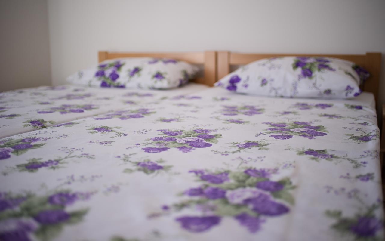 Hostel Larisa Banja Luka Buitenkant foto