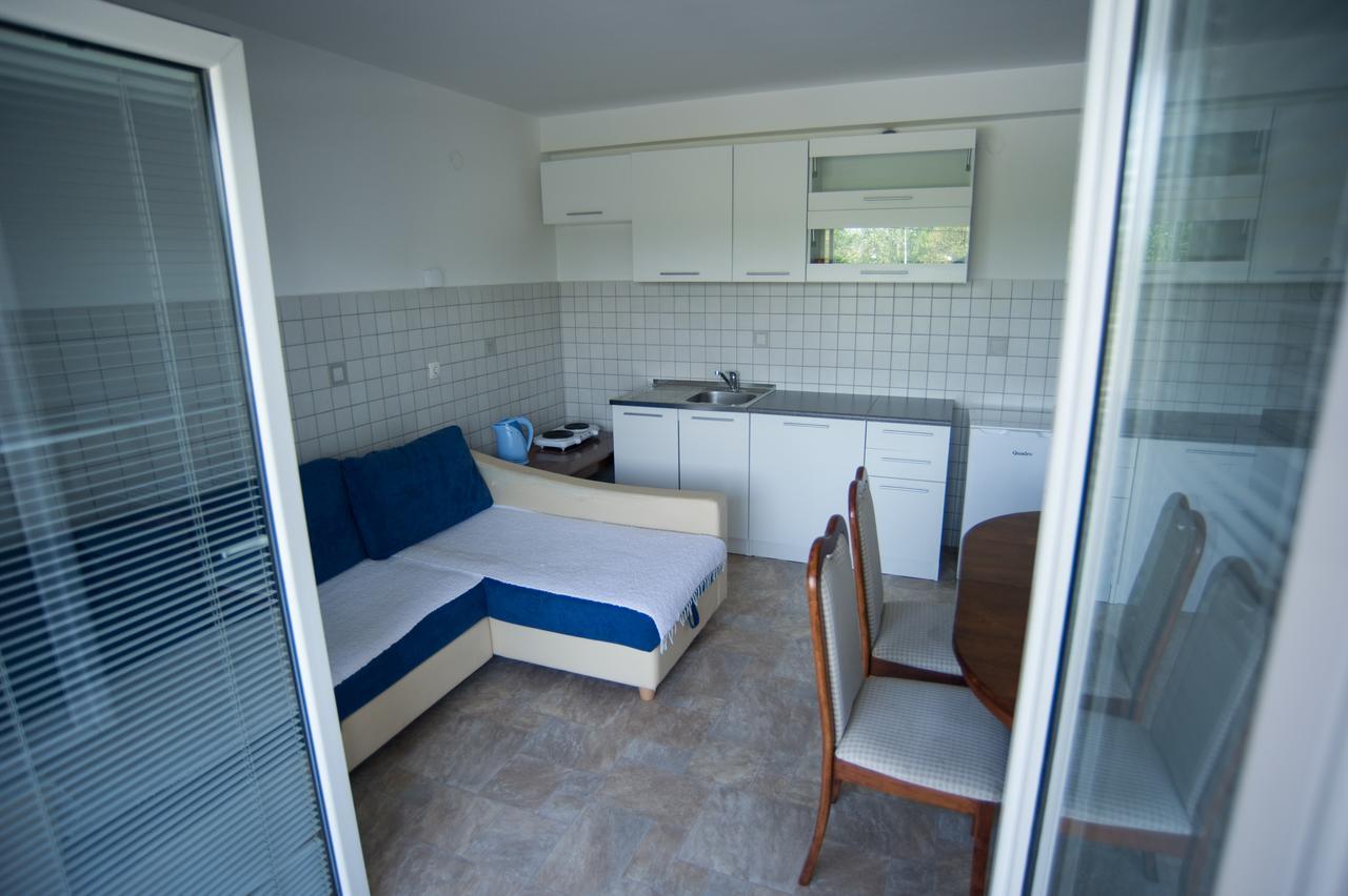 Hostel Larisa Banja Luka Buitenkant foto